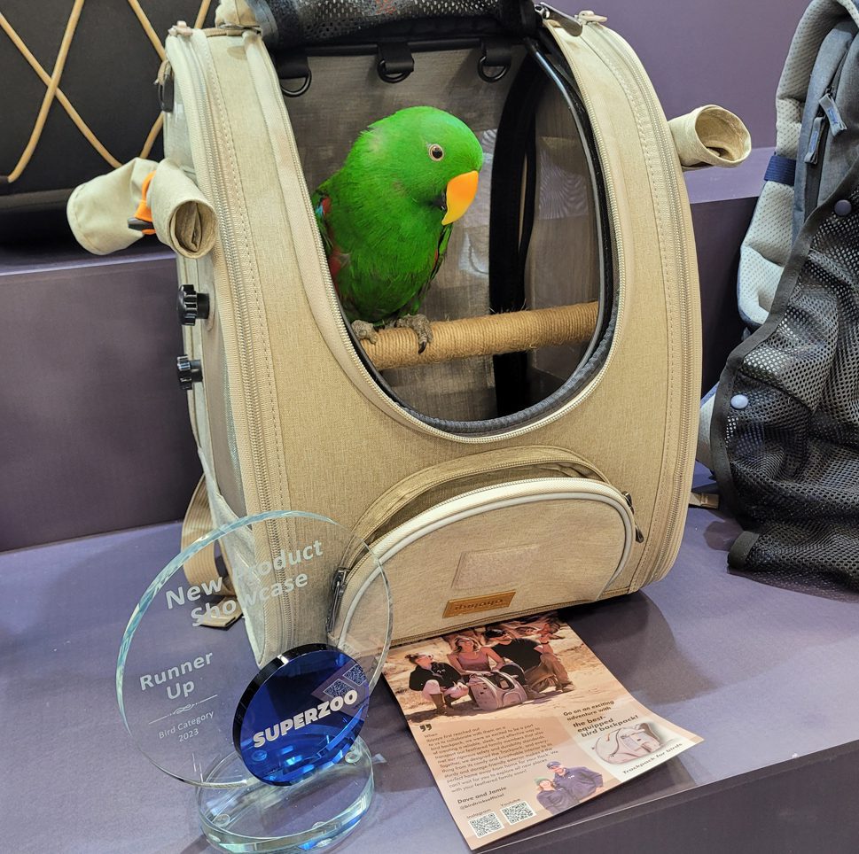 award winning bird backpack carrier by SuperZoo